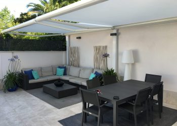 TOLDO EXTENSIBLE CON COFREGrupo Toribio